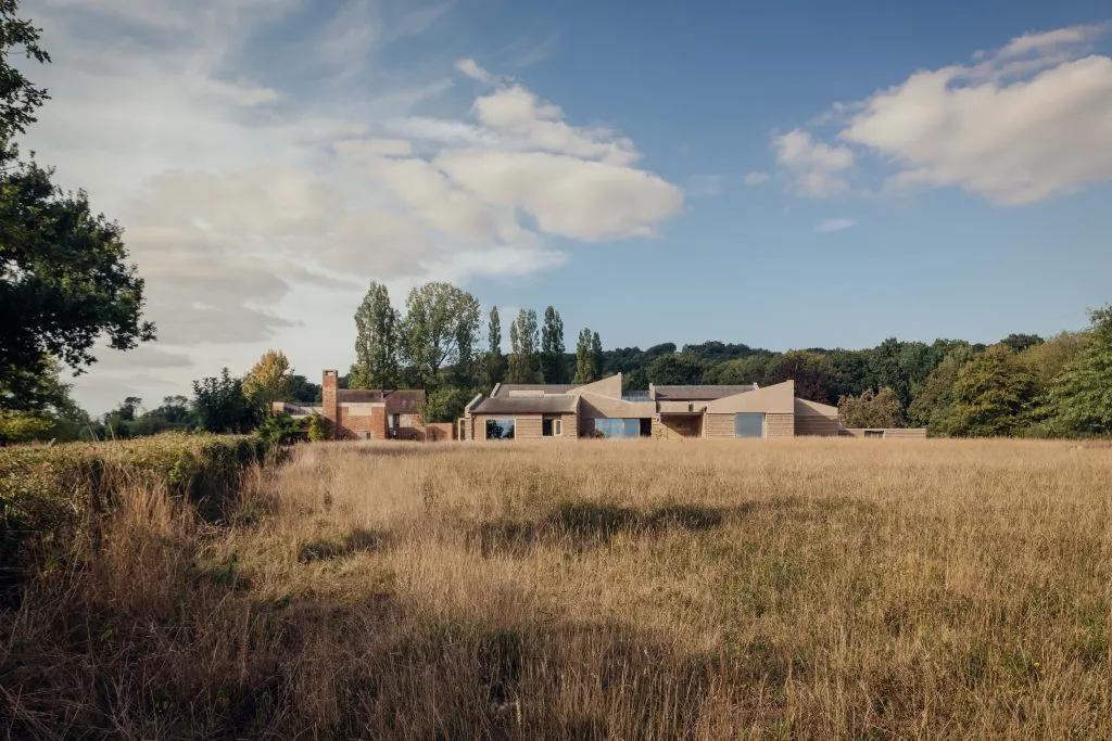 Earth to Earth: Rammed Earth House by Tuckey Design Studio