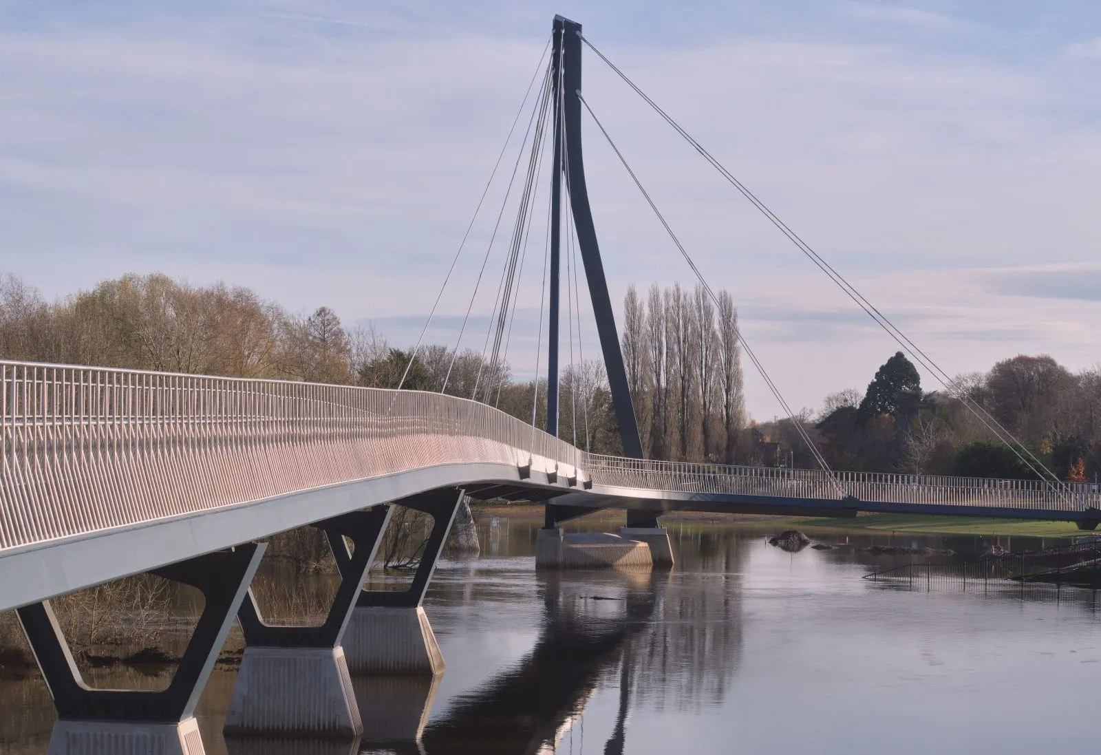 Moxon's 'elegant' Worcester footbridge named RIBA West Midlands