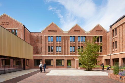 Stanton-Williams_Winchester-College_%C2%A9JackHobhouse_012-492x328.jpg